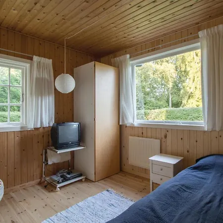 Дом отдыха Two-bedroom With A Fireplace 05